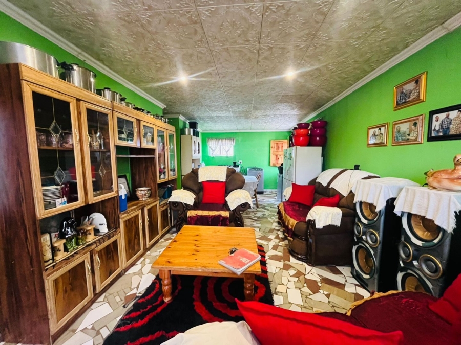 2 Bedroom Property for Sale in Bloemside 5 Free State